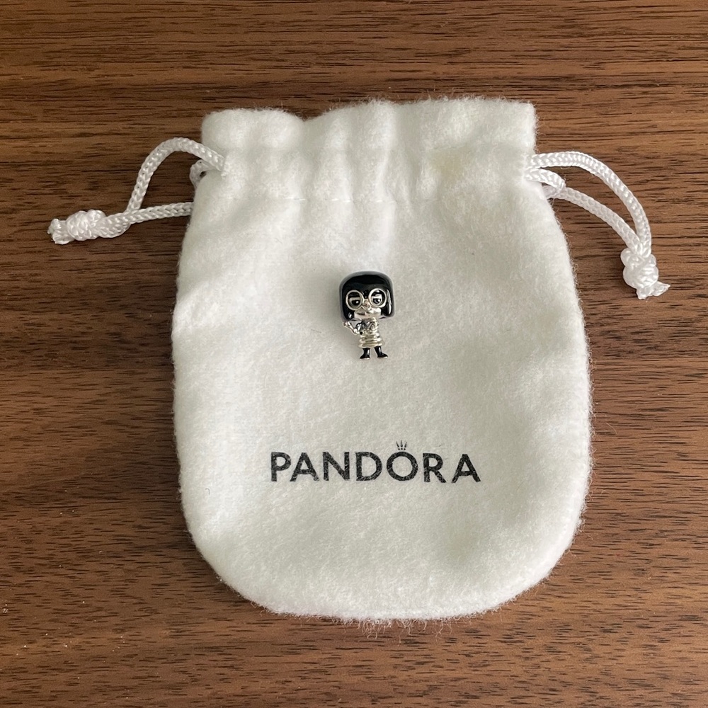 Pandora charm Edna from The Incredibles 🖤